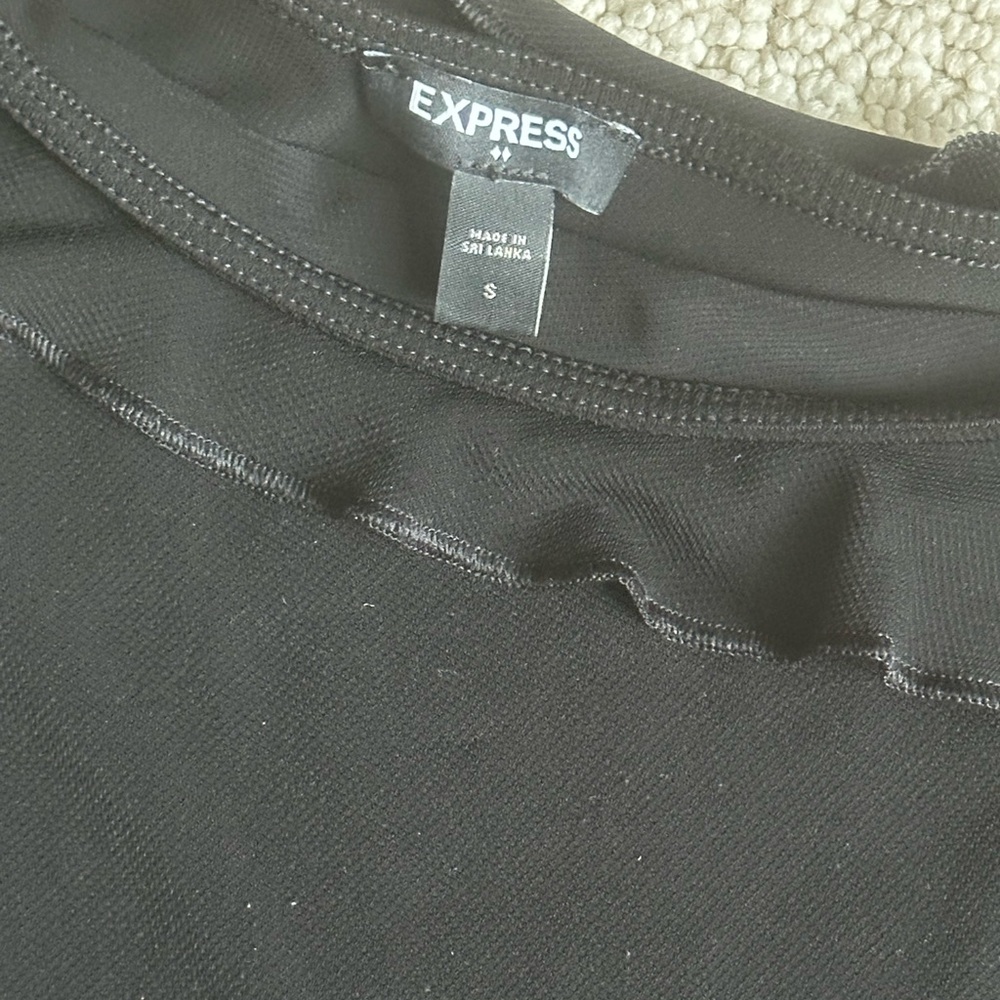 Express Elegant Black Ruffle Top - Picture 2 of 6